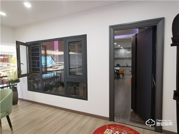 600平米王力南寧新形象旗艦店，開業(yè)當(dāng)天業(yè)績就突破30萬！