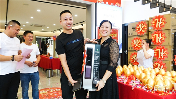 600平米王力南寧新形象旗艦店，開業(yè)當(dāng)天業(yè)績就突破30萬！