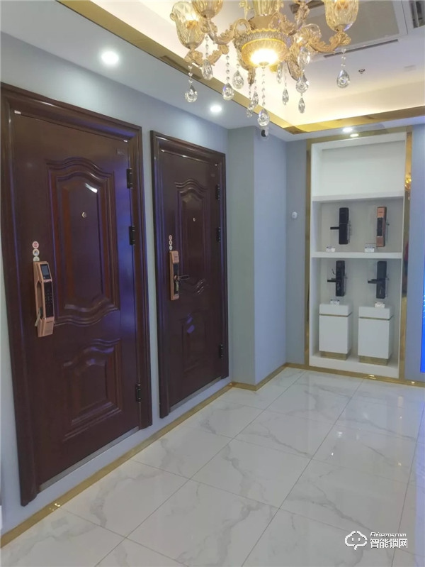 金秋九月 新店開(kāi)業(yè)｜皇家金盾昆山旗艦店盛大開(kāi)業(yè)，助力開(kāi)學(xué)