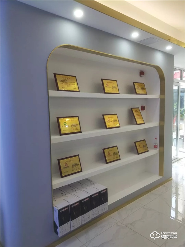 金秋九月 新店開(kāi)業(yè)｜皇家金盾昆山旗艦店盛大開(kāi)業(yè)，助力開(kāi)學(xué)