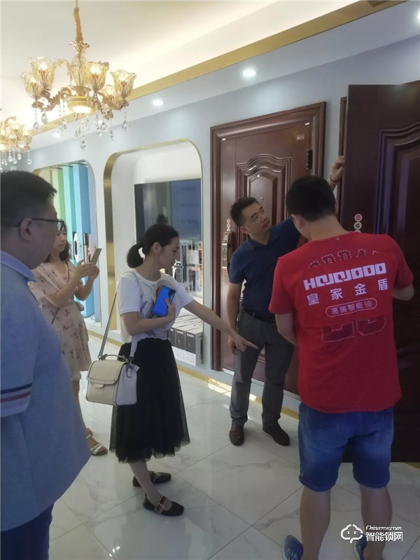 金秋九月 新店開(kāi)業(yè)｜皇家金盾昆山旗艦店盛大開(kāi)業(yè)，助力開(kāi)學(xué)