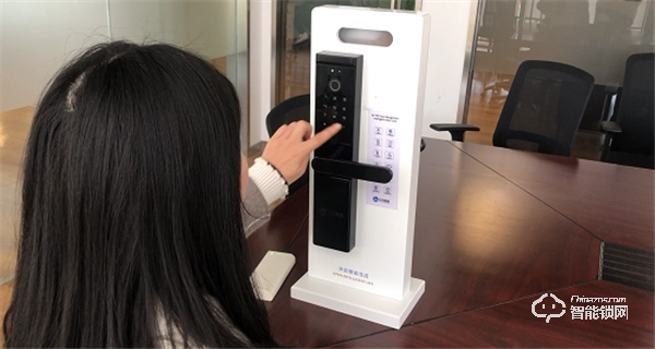 全球首款！艾芯智能成功發布高性能可量產3D TOF人臉識別智能門鎖