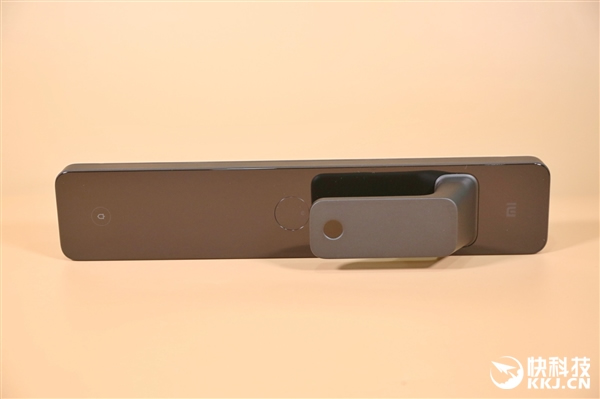 小米首款高端全自動智能鎖圖賞，1699元一觸即開門