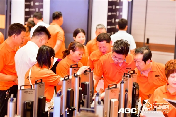 一面科技 一面藝術(shù)！AOC x 大璞聯(lián)合新品發(fā)布會高燃現(xiàn)場！
