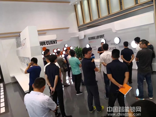 重磅再襲!曼申 & 360智能安全門鎖銷售及服務(wù)研討會隆重召開! 重磅再襲!曼申 & 360智能安全門鎖銷售及服務(wù)研討會隆重召開!