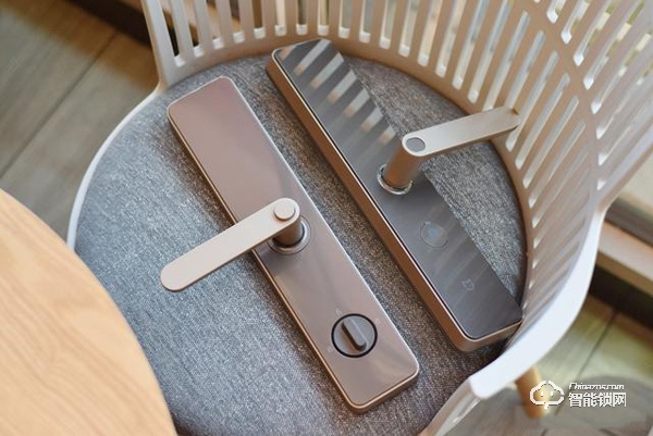 全新配色,小米推出新品智能門(mén)鎖,僅1399 全新配色,小米推出新品智能門(mén)鎖,僅1399