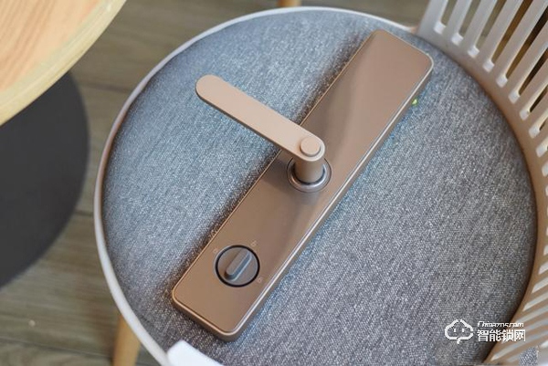 全新配色，小米推出新品智能門鎖，僅1399