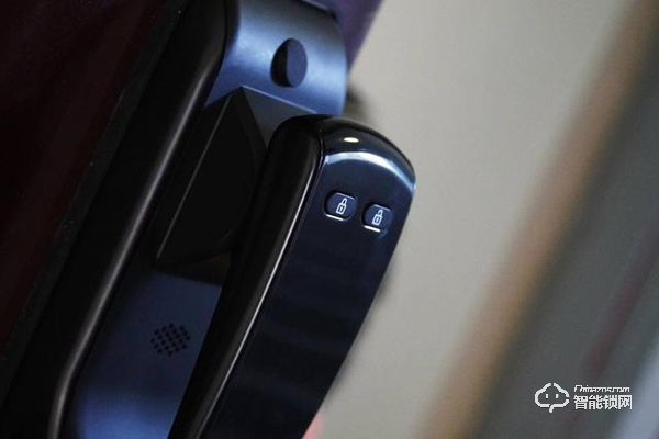 換上人生第一把智能鎖，不帶鑰匙的感覺真是太爽了