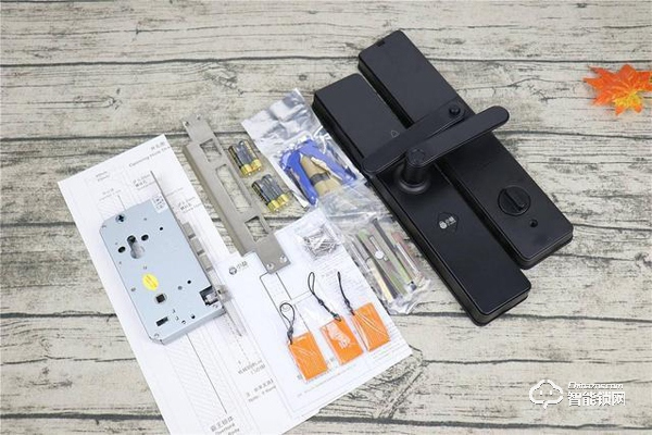 小益E206指紋鎖使用測評 千元鎖表現更出色