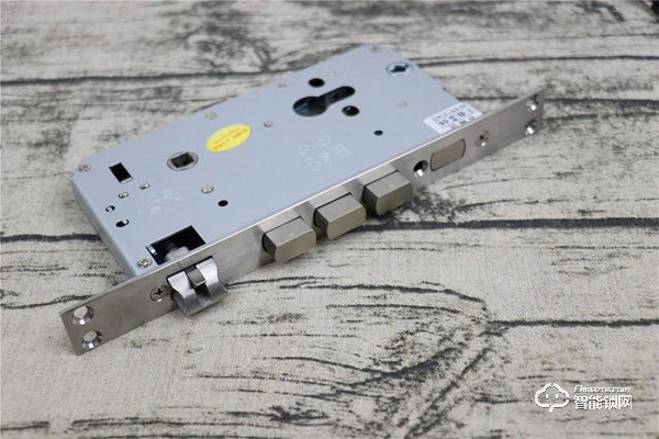 小益E206指紋鎖使用測評 千元鎖表現更出色