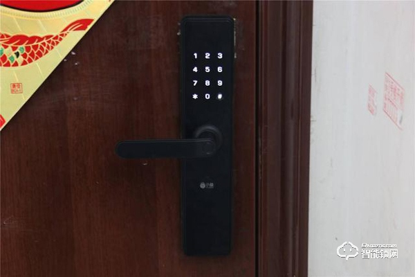 小益E206指紋鎖使用測評 千元鎖表現更出色