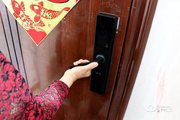小益E206指紋鎖使用測評 千元鎖表現更出色