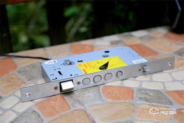 升級(jí)換新，樸墅指靜脈鎖到底有什么特別的？