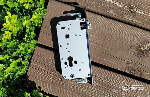 方正智能鎖評(píng)測(cè)：高科技時(shí)代，用方正智能鎖住家的安全