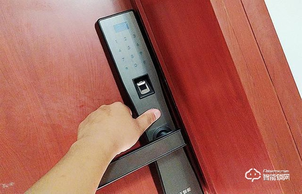 方正智能鎖評(píng)測(cè)：高科技時(shí)代，用方正智能鎖住家的安全