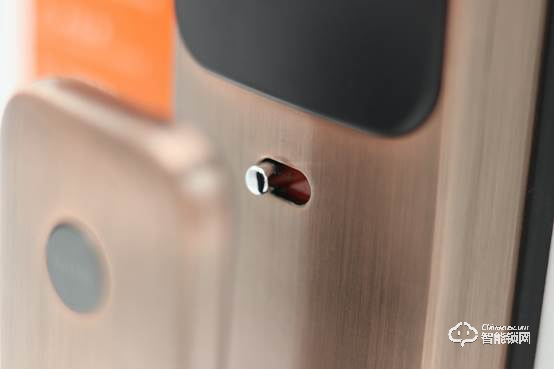 實力與顏值雙爆表！桔子物聯Orange R9全自動推拉智能鎖評測