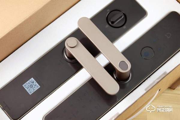 產(chǎn)品設(shè)計(jì)與定價(jià)嚴(yán)重不符？米家智能門鎖磨砂金安裝體驗(yàn)測(cè)評(píng)