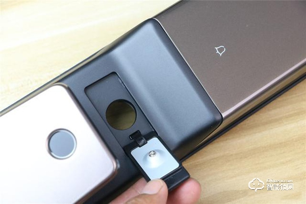 TCL智能鎖實力攪局，外觀新穎別樹一幟，一鍵開關更方便