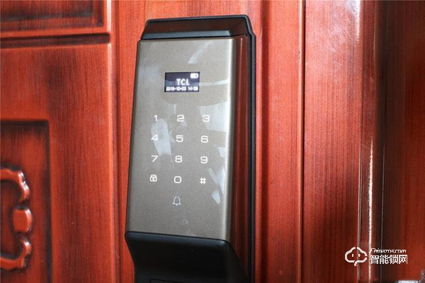TCL智能鎖實力攪局，外觀新穎別樹一幟，一鍵開關更方便