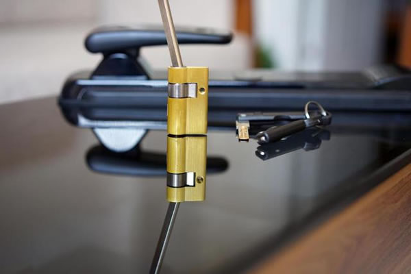 便捷安全兩不誤，希箭C1炫酷黑全自動智能鎖入手記