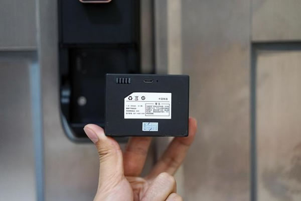 便捷安全兩不誤，希箭C1炫酷黑全自動智能鎖入手記