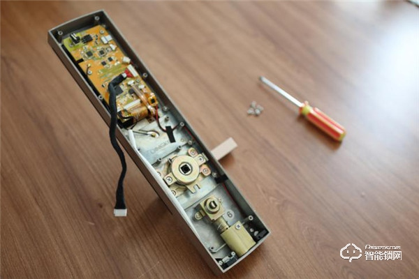 青稞智能鎖T7拆機評測，售價2999除了屏幕還有華為智卡認證！