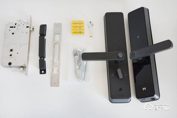 用防彈玻璃做面板，到底有多堅固，創米小白智能門鎖G1親測