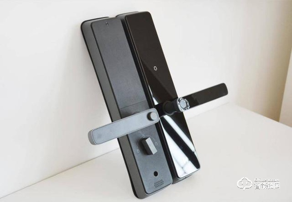 用防彈玻璃做面板，到底有多堅固，創米小白智能門鎖G1親測