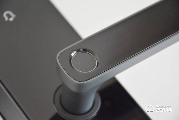 用防彈玻璃做面板，到底有多堅固，創米小白智能門鎖G1親測