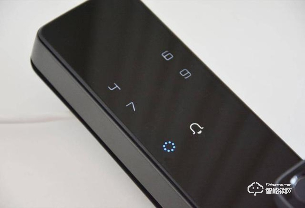 用防彈玻璃做面板，到底有多堅固，創米小白智能門鎖G1親測