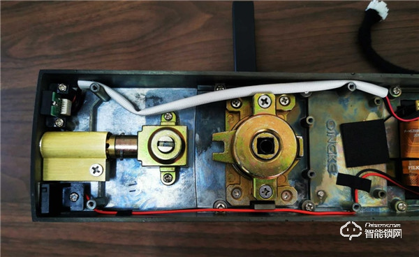 有顏有實力！華為智卡認證青稞智能鎖T7拆機測評報告
