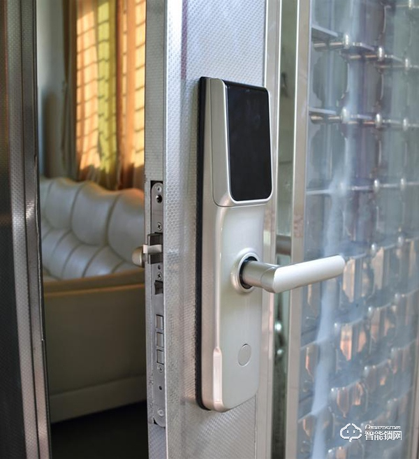 西勒奇指紋智能鎖好不好，指紋鎖對于馬大哈來說也很實用