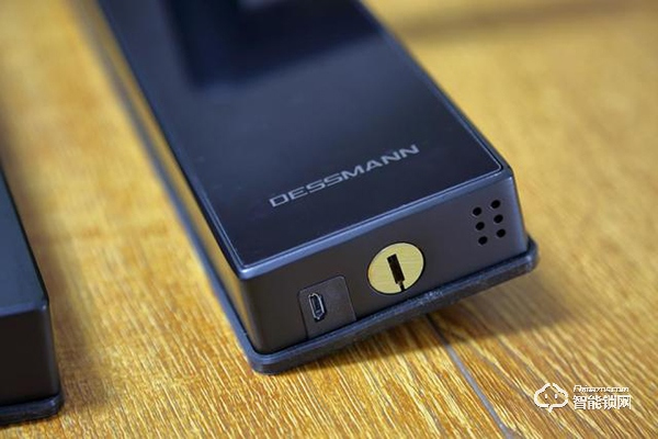 指紋鎖什么品牌好？德施曼、鹿客、派瑞軍工裝甲智能鎖試用測評