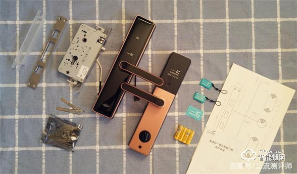 誰(shuí)說(shuō)老房子舊防盜門不能用指紋鎖？金指碼SK1指紋鎖來(lái)幫忙