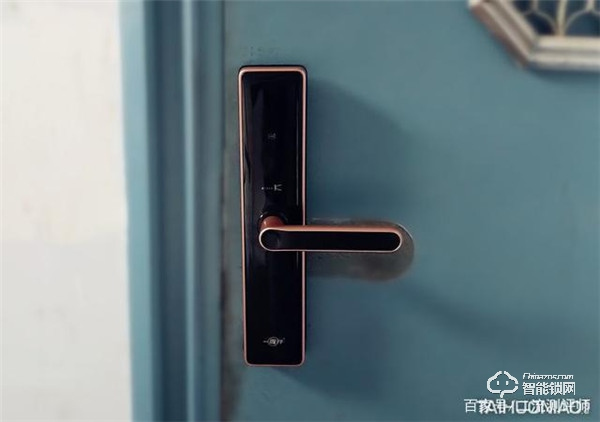 誰(shuí)說(shuō)老房子舊防盜門不能用指紋鎖？金指碼SK1指紋鎖來(lái)幫忙