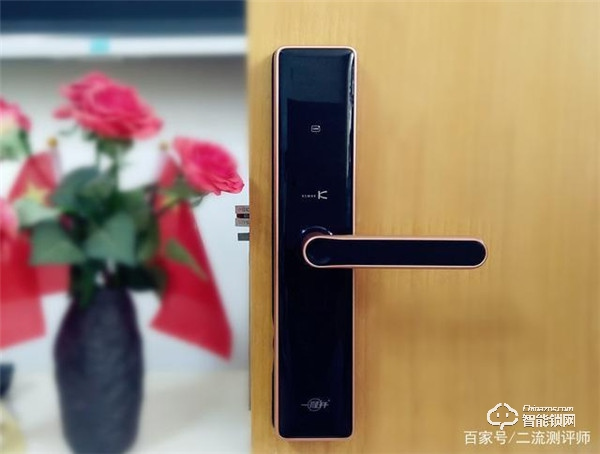 誰(shuí)說(shuō)老房子舊防盜門不能用指紋鎖？金指碼SK1指紋鎖來(lái)幫忙