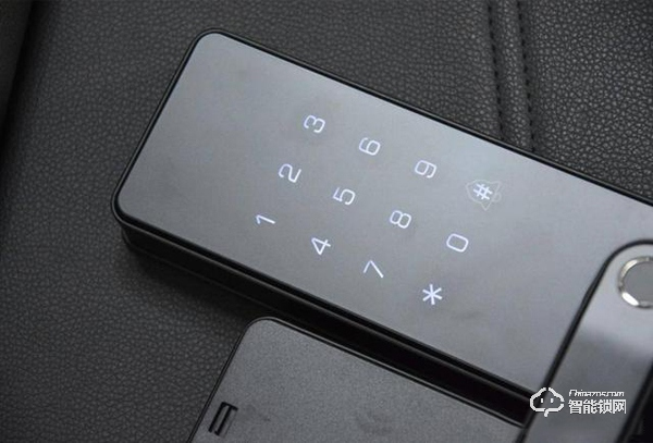 夠安全，買得起，售價(jià)僅幾百元的小益E206T智能鎖測評