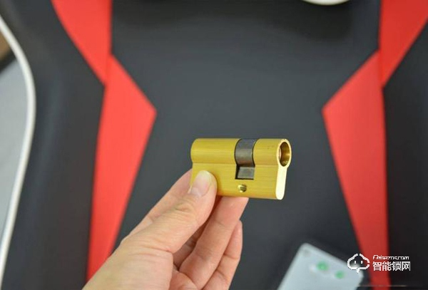 夠安全，買得起，售價(jià)僅幾百元的小益E206T智能鎖測評