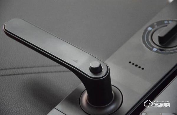 夠安全，買得起，售價(jià)僅幾百元的小益E206T智能鎖測評