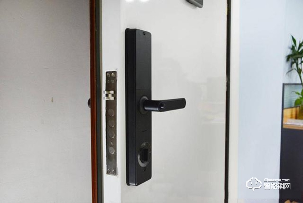 夠安全，買得起，售價(jià)僅幾百元的小益E206T智能鎖測評