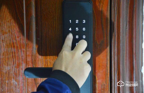 夠安全，買得起，售價(jià)僅幾百元的小益E206T智能鎖測評