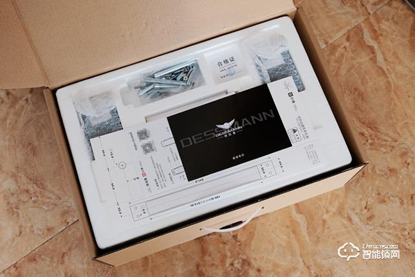 德施曼R7人臉識別智能鎖，換一個更加輕松的方式進家門