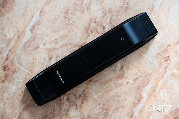 德施曼R7人臉識別智能鎖，換一個更加輕松的方式進家門