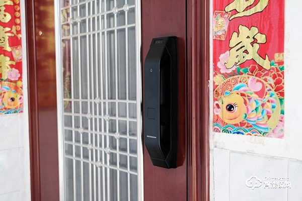 德施曼R7人臉識別智能鎖，換一個更加輕松的方式進家門