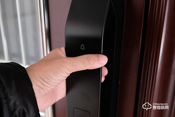 德施曼R7人臉識別智能鎖，換一個更加輕松的方式進家門