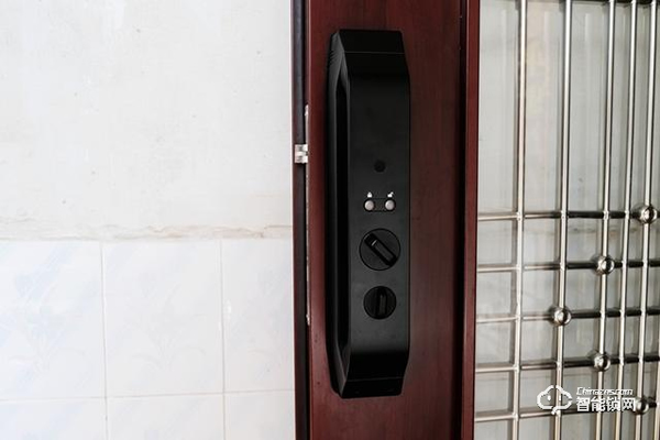 德施曼R7人臉識別智能鎖，換一個更加輕松的方式進家門