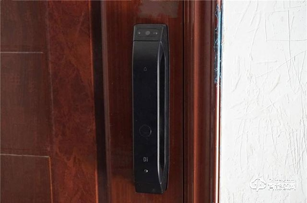 害怕半夜被開門？讓集貓眼、指紋鎖于一身的小嘀Q3M守護你的安全