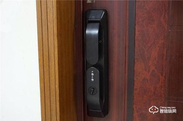 害怕半夜被開門？讓集貓眼、指紋鎖于一身的小嘀Q3M守護你的安全