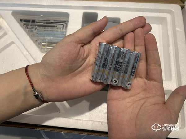 華為系史上性價比最高智能鎖，VOC指紋鎖x8初體驗測評