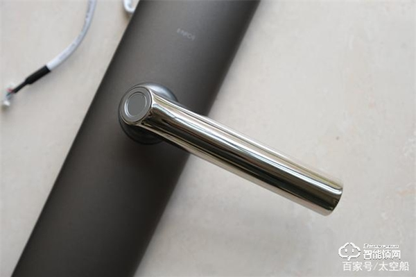 德施曼V8智能門鎖，以專業(yè)之名去守護我的家門